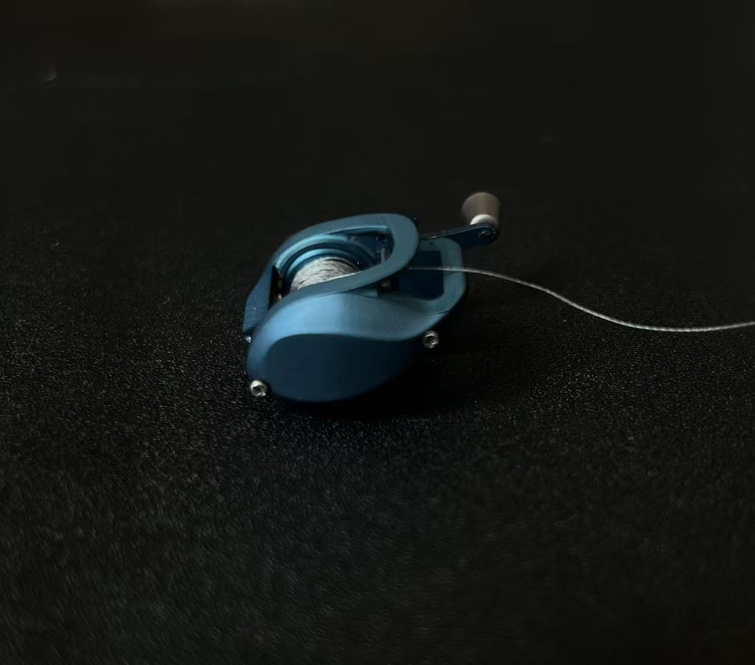 Mini Baitcasting Reel Necklace-Deep Blue 1.0