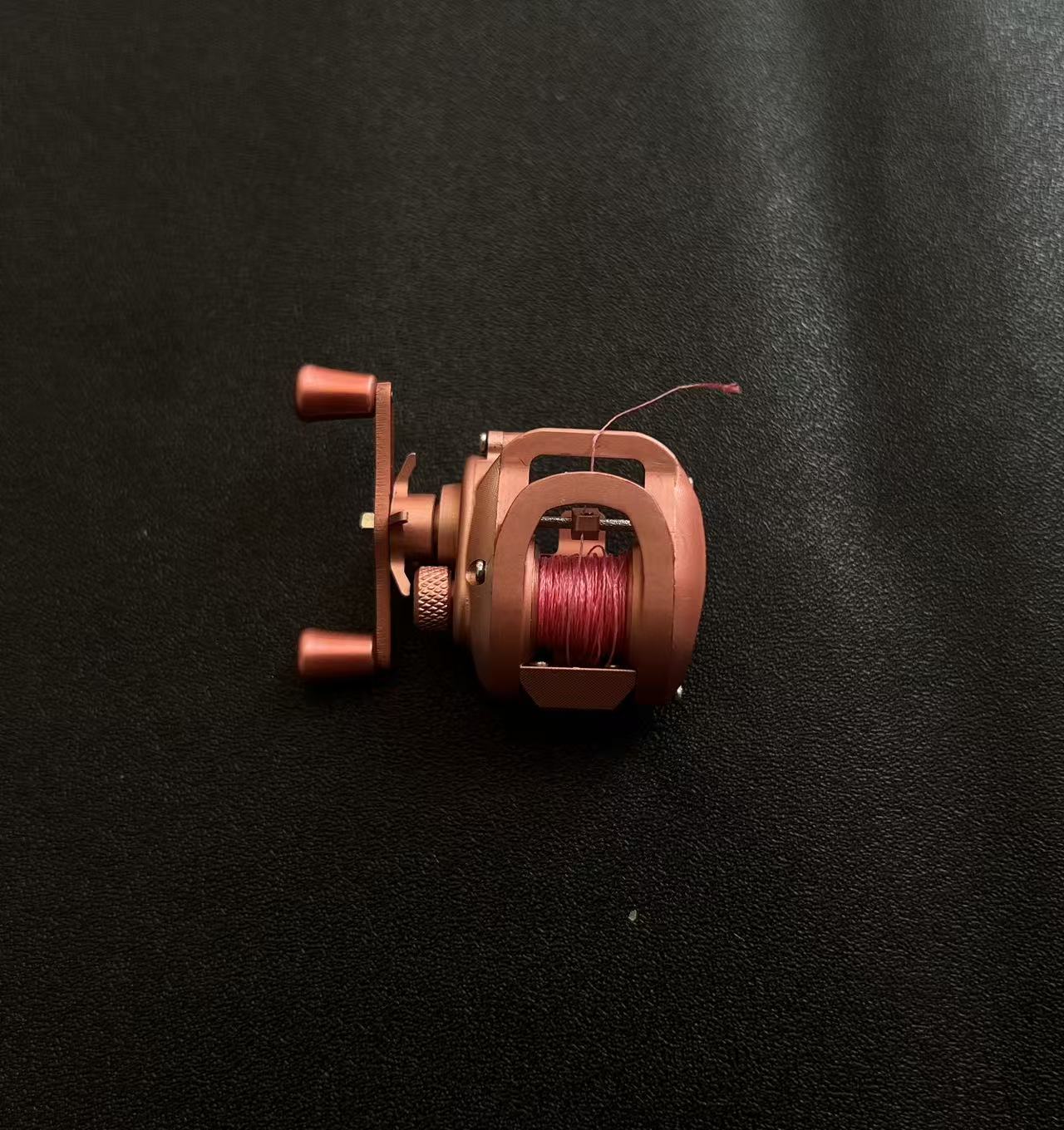 Mini Baitcasting Reel Necklace-Pink 1.0