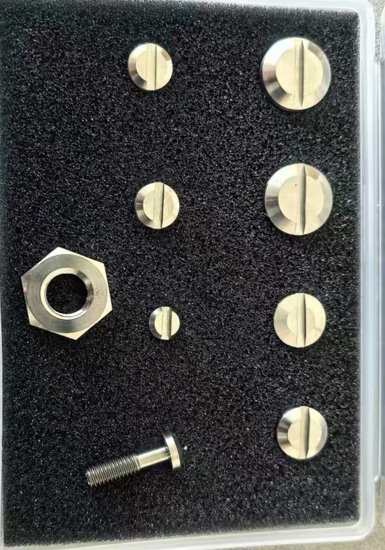 ABU cardinal33 /3E/3R  screws