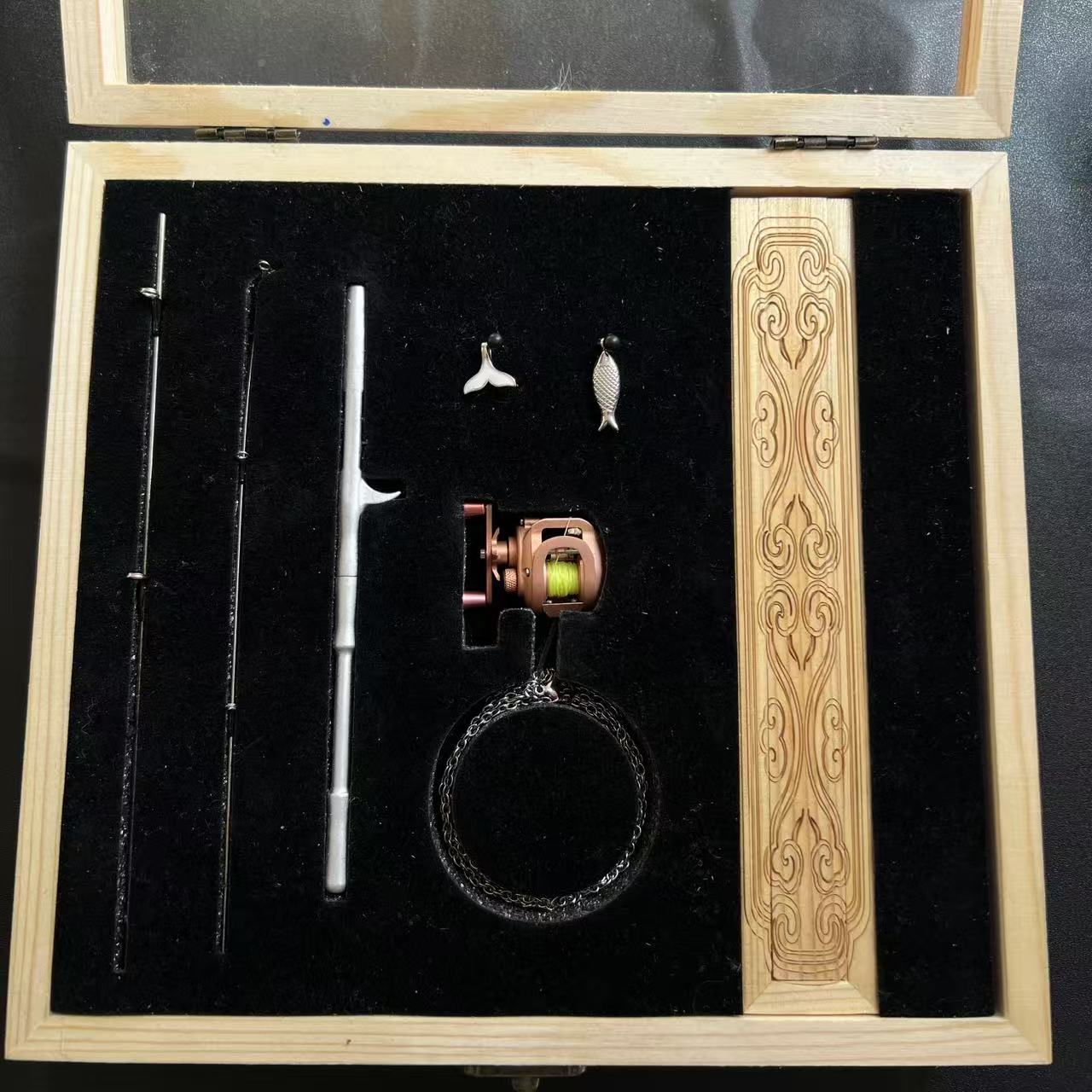 Mini Baitcasting Reel Necklace-Rose Gold 1.0