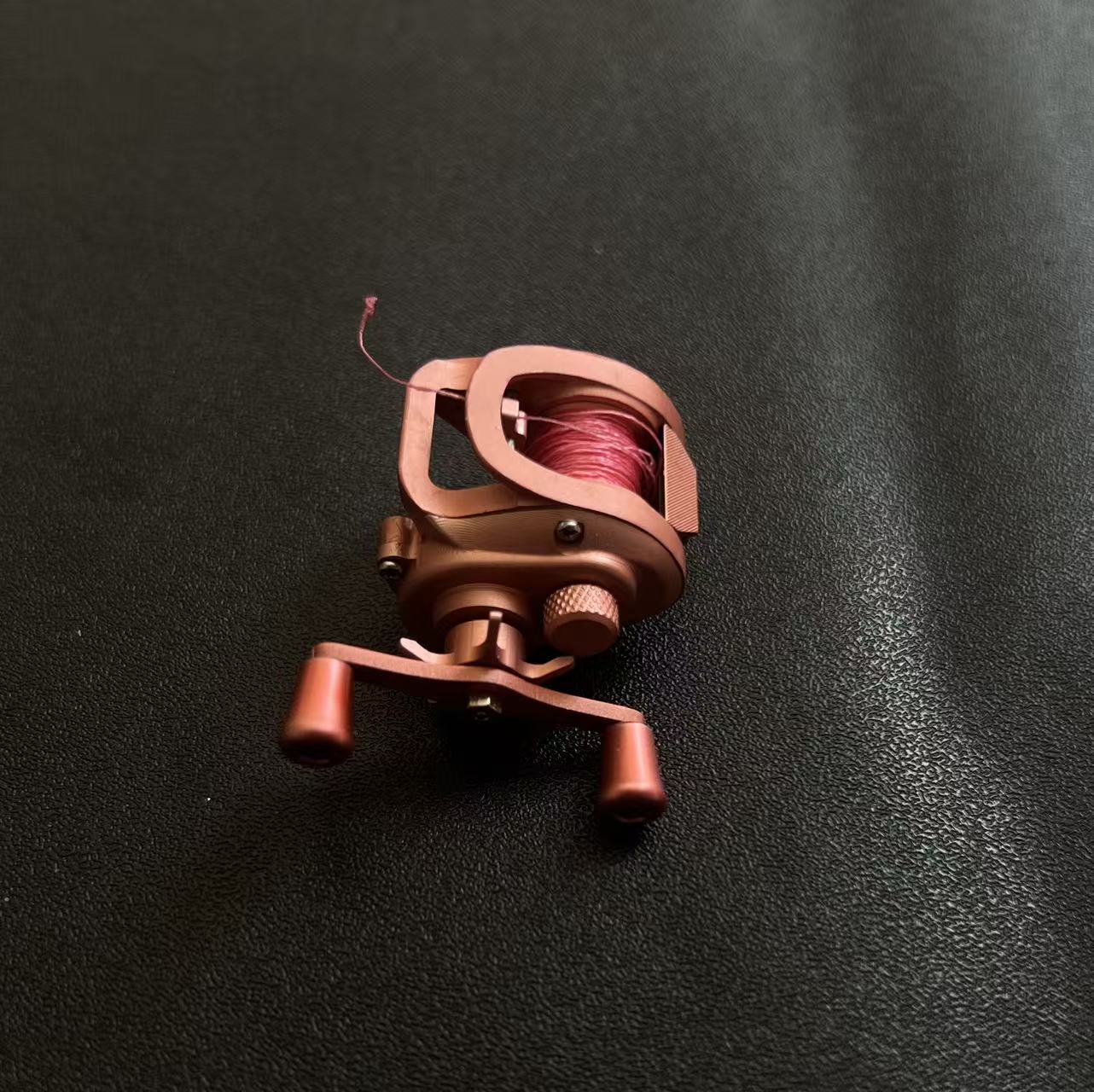 Mini Baitcasting Reel Necklace-Pink 1.0