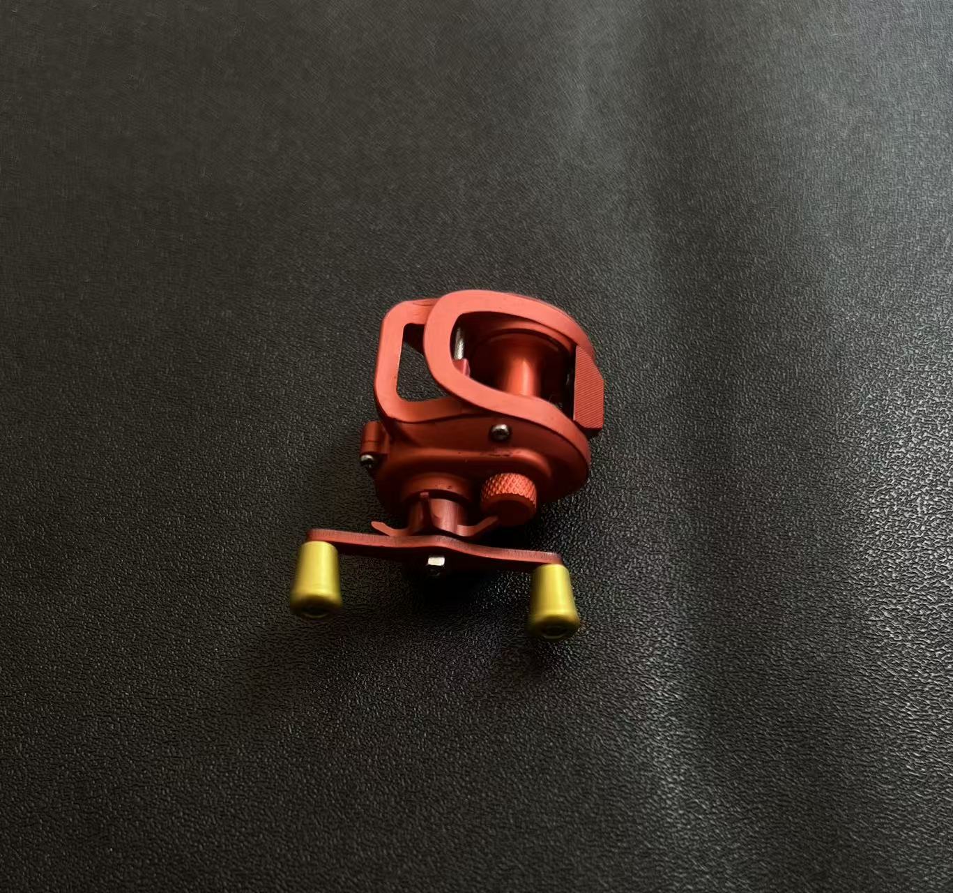 Mini Baitcasting Reel Necklace-Red 1.0