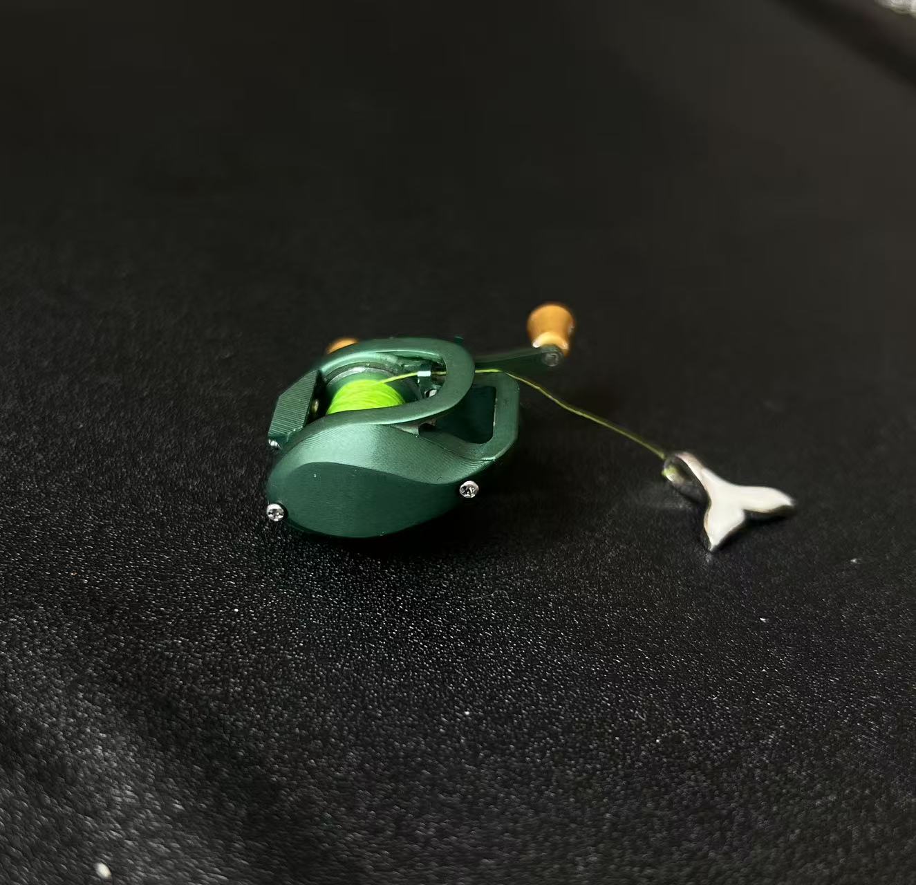 Mini Baitcasting Reel Necklace-Deep Green 1.0