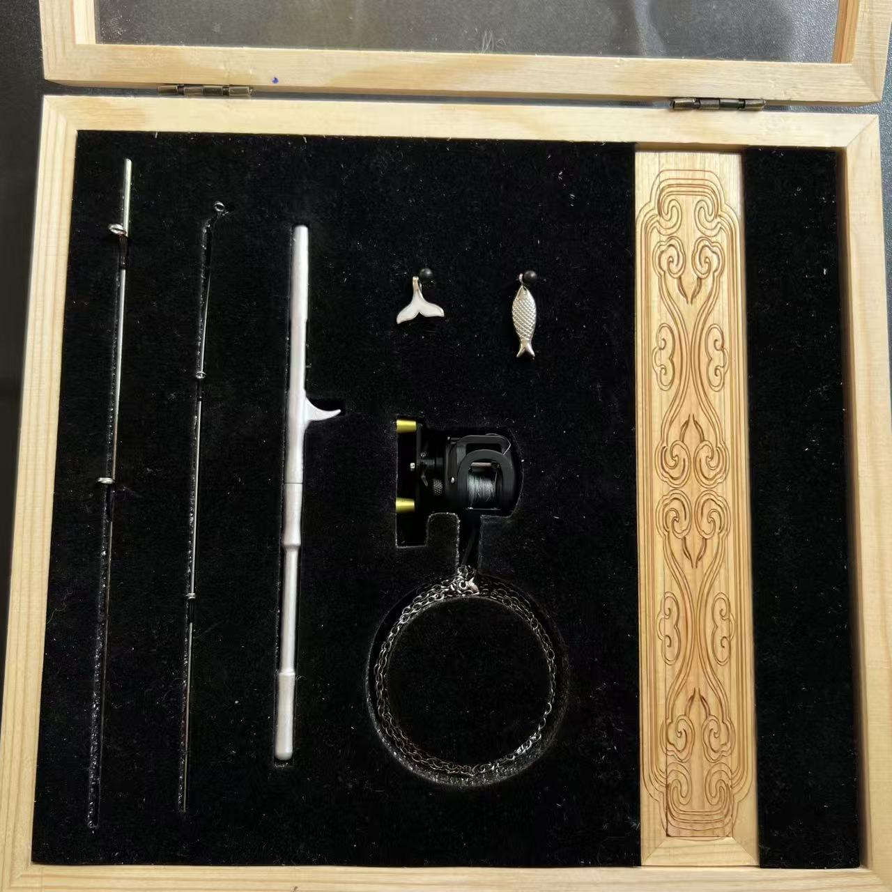 Mini Baitcasting Reel Necklace-Black 1.0