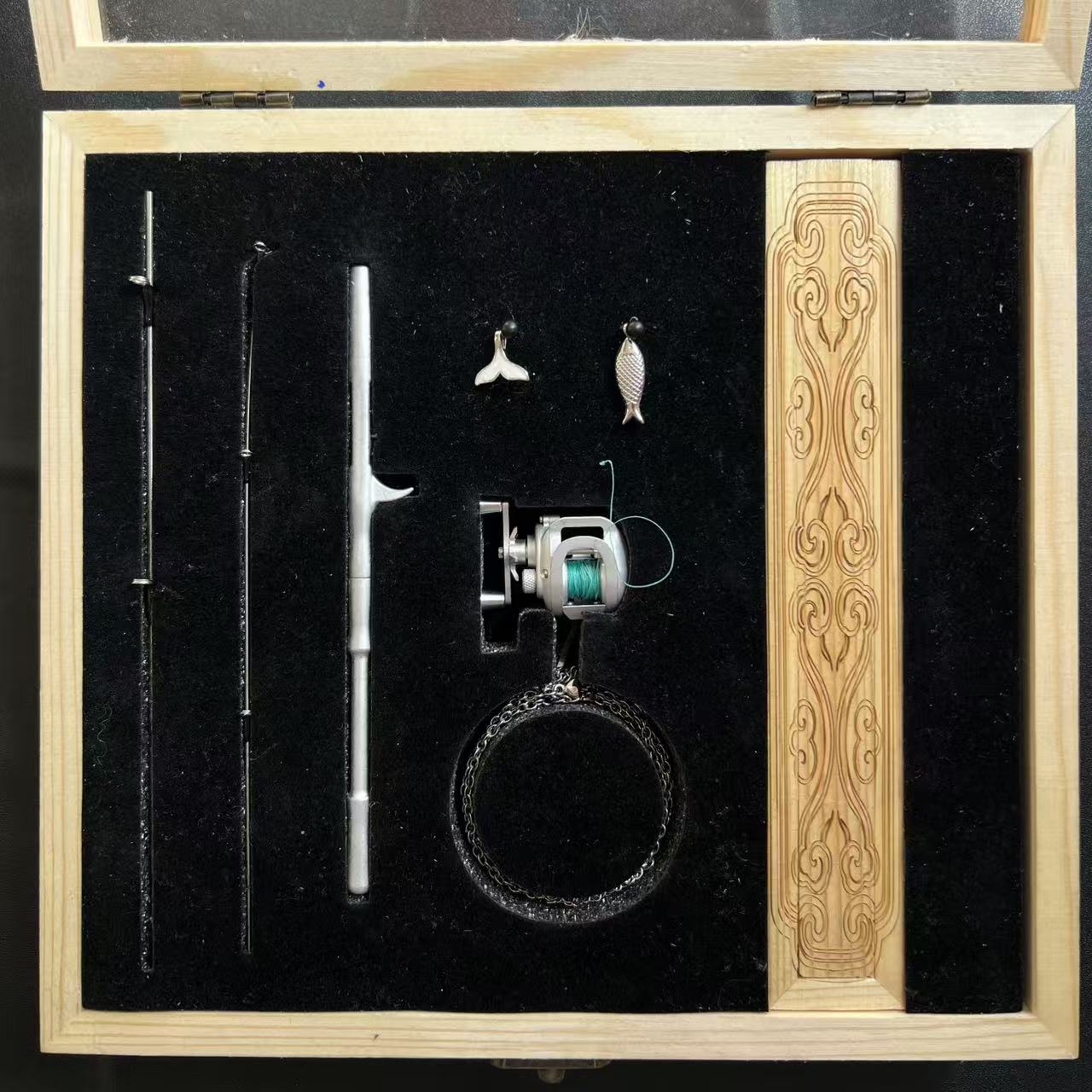 Mini Baitcasting Reel Necklace-Silver 1.0