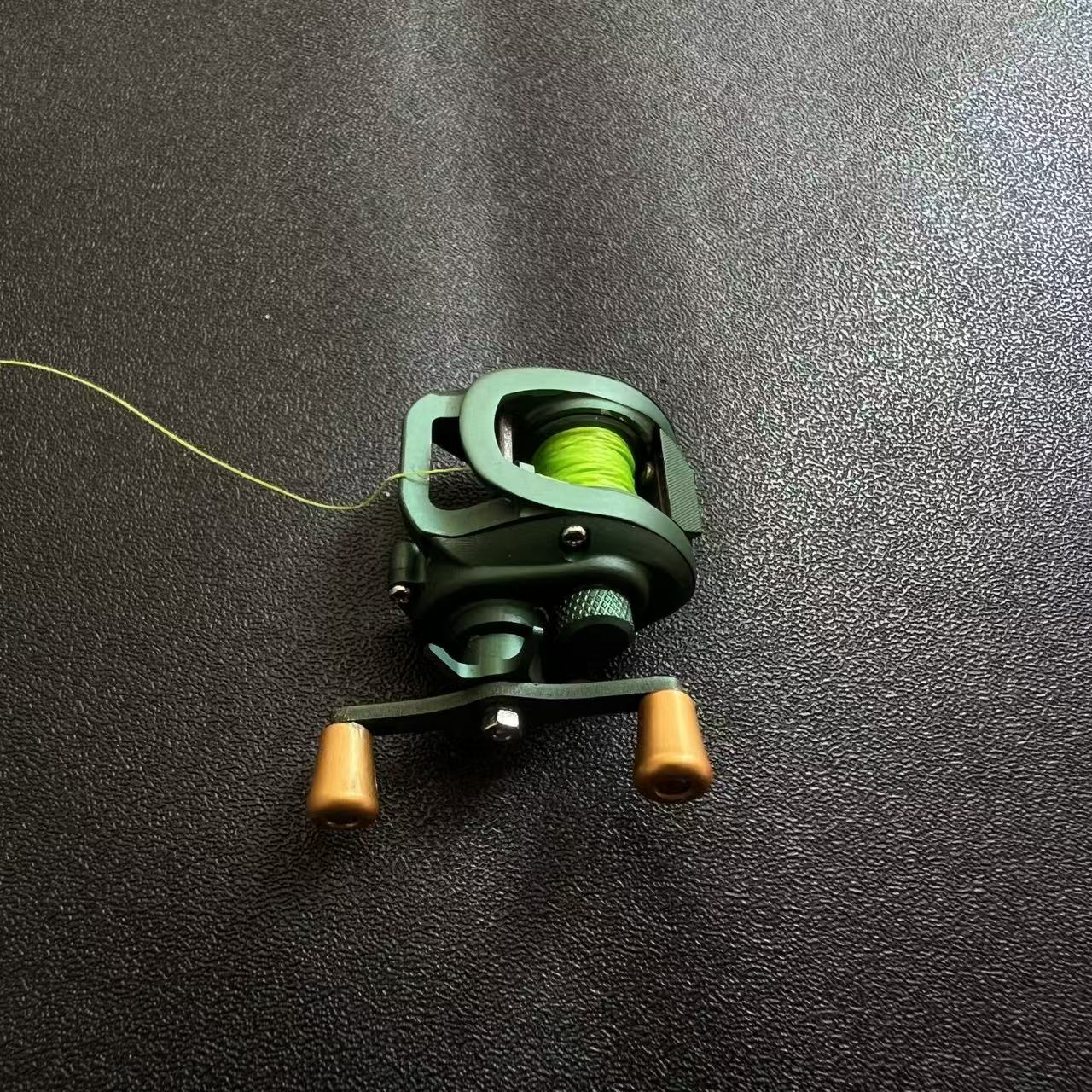 Mini Baitcasting Reel Necklace-Deep Green 1.0