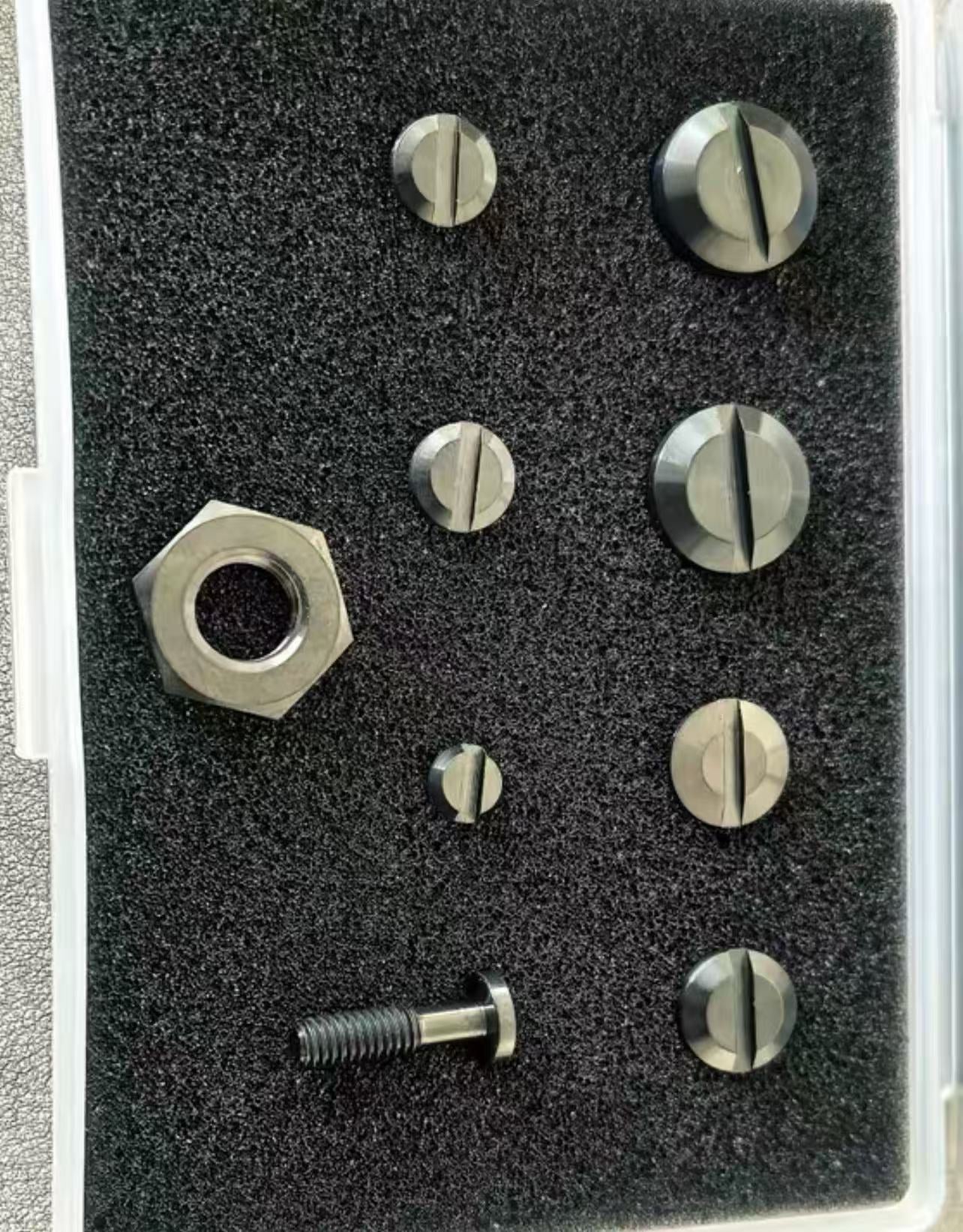 ABU cardinal33 /3E/3R  screws