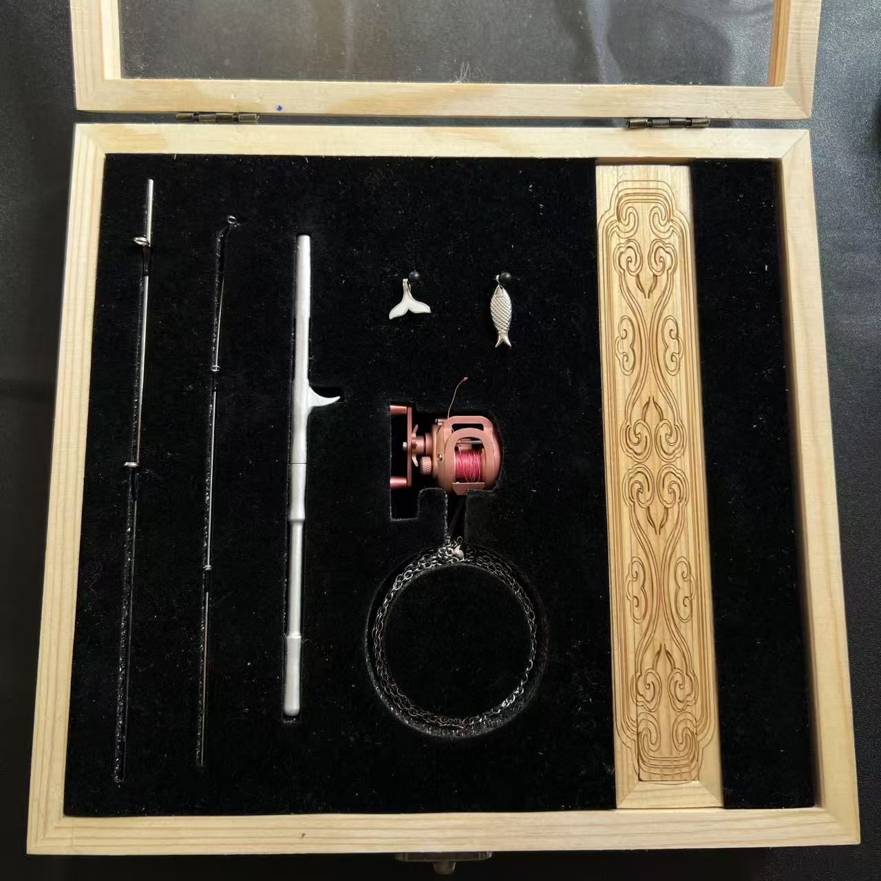 Mini Baitcasting Reel Necklace-Pink 1.0