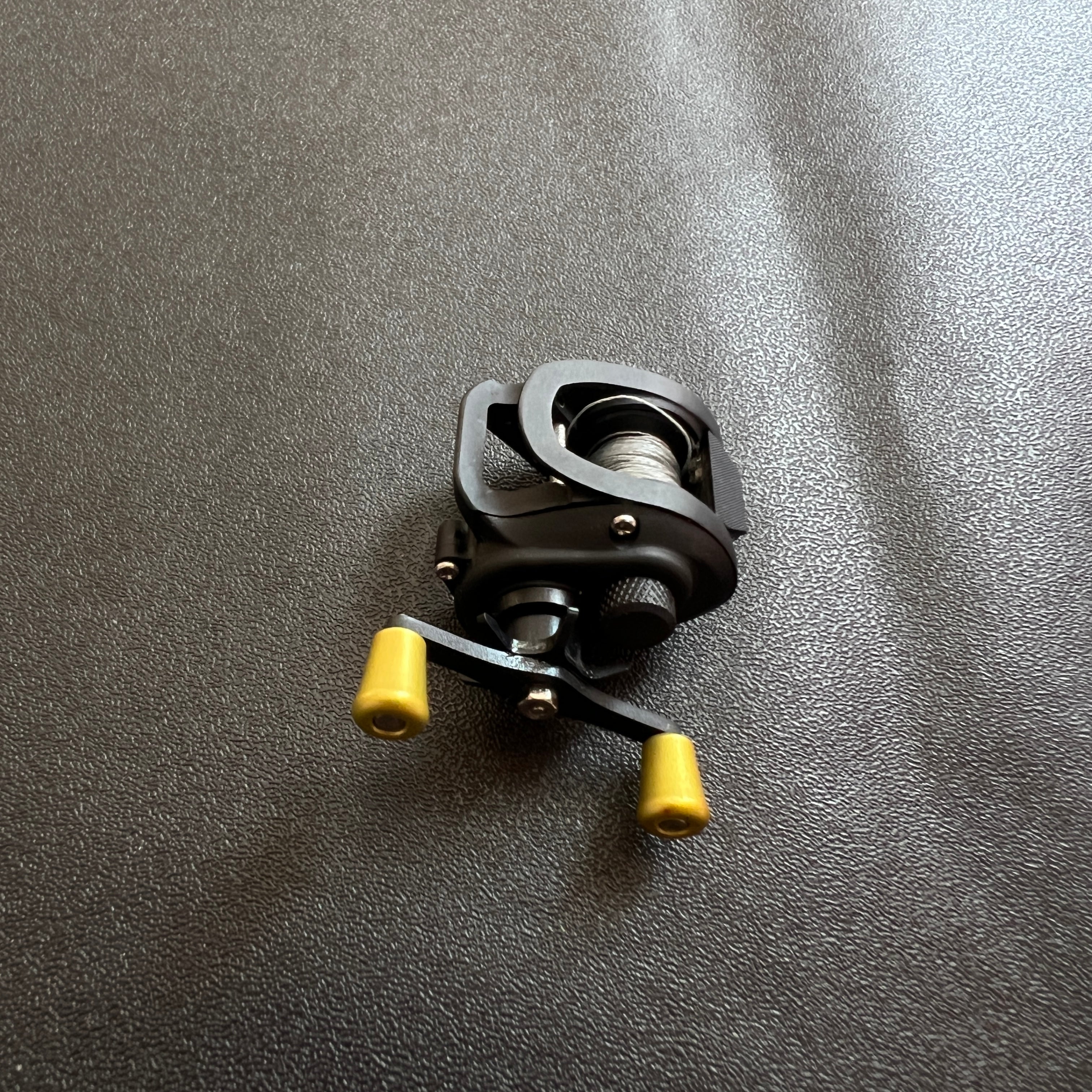 Mini Baitcasting Reel Necklace-Black 1.0